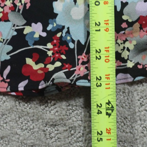 Jones New York Size 10 Floral 100% Silk Blouse - Picture 7 of 7